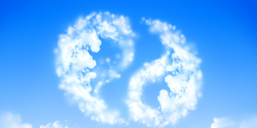 太极形状的白云背景的自然风光幻灯片PPT模板免费下载